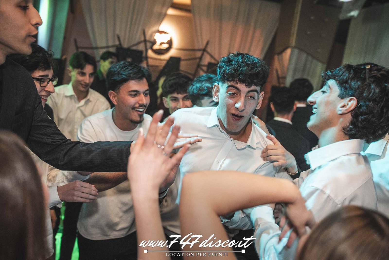Simone balla alla sua festa 18 anni Roma al 747 Disco