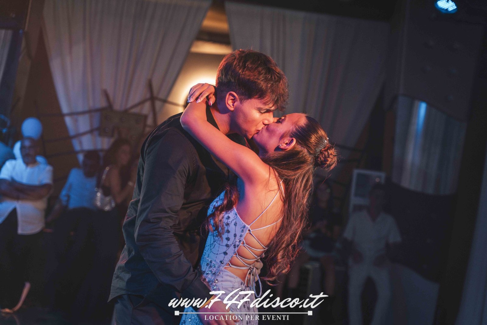 Location 18 anni Roma – 747 Disco con scenografie per la festa di Nicole