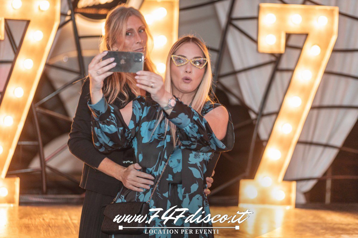 Buffet all-inclusive Roma – festa 50 anni di Alessia al 747 Disco