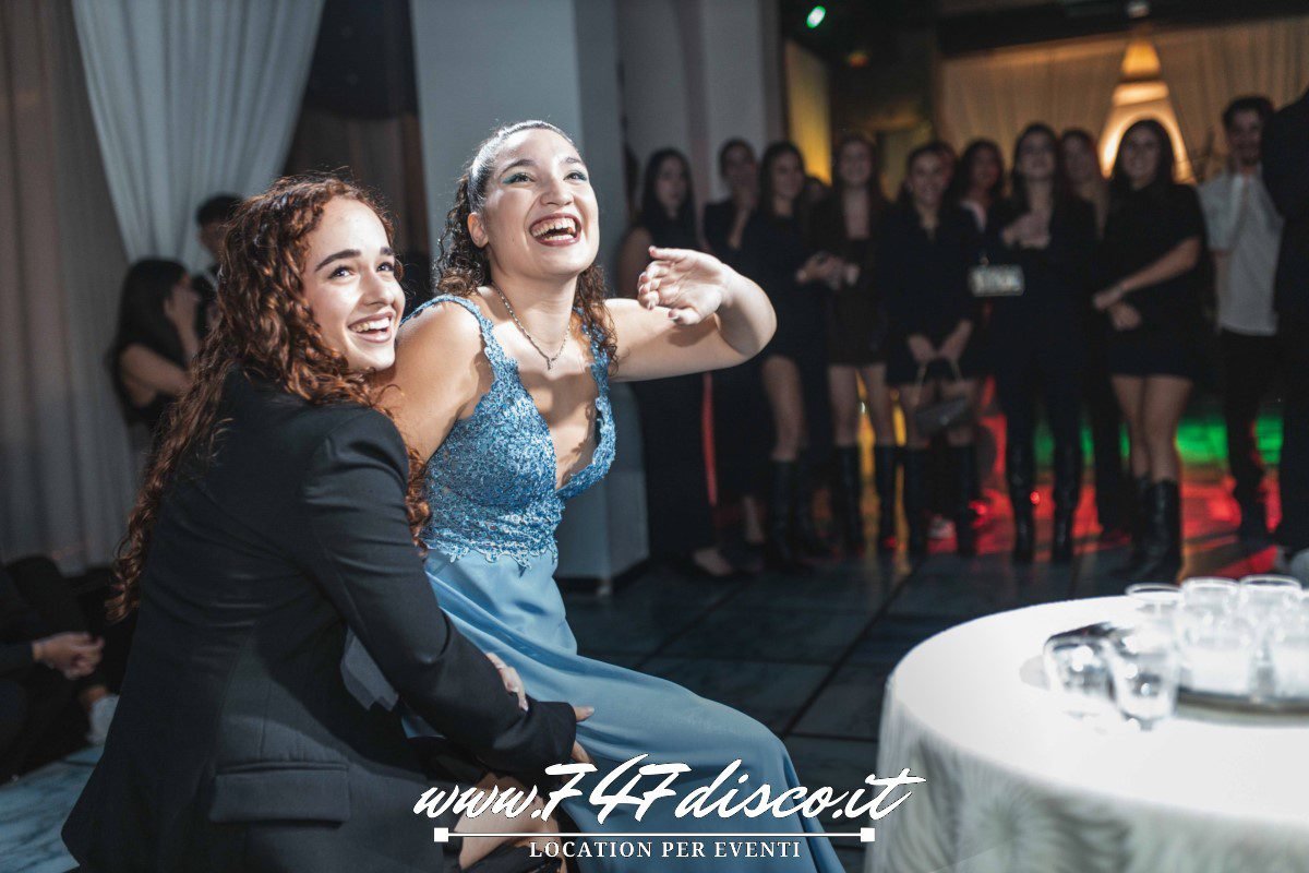 Festa 18 anni Roma – Valentina al 747 Disco (foto hero)