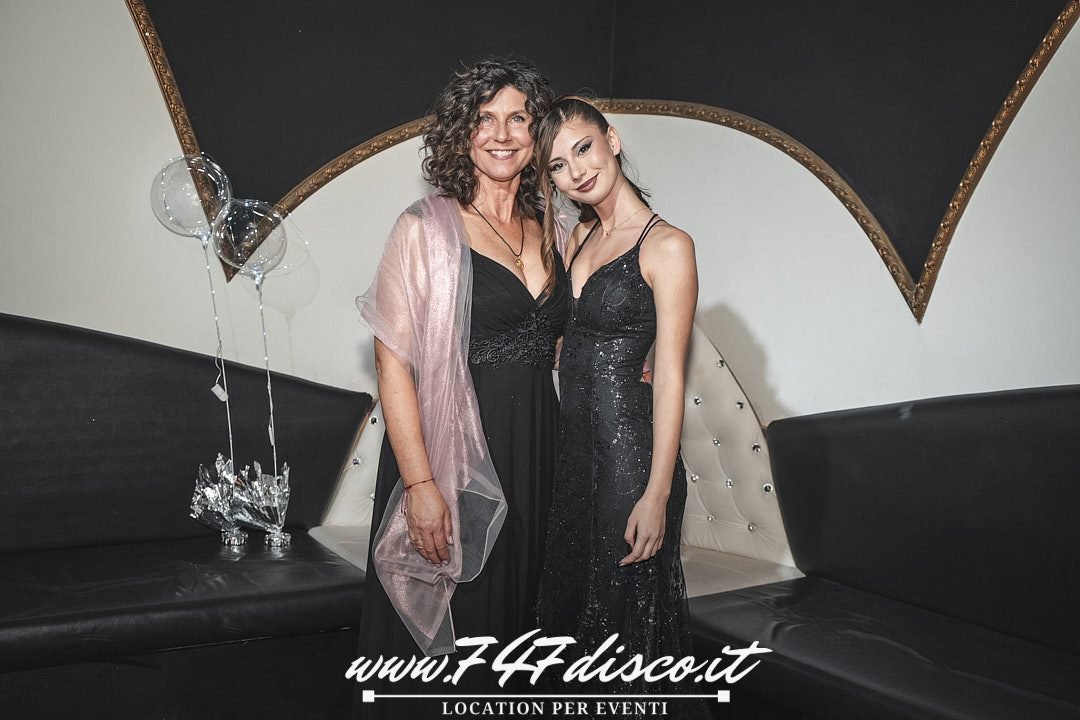 Festa 18 anni Roma Julia in sala feste privata al 747 Disco Festa 18 anni Roma Julia in sala feste privata al 747 Disco