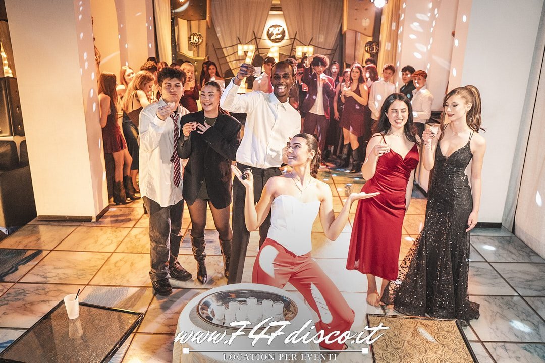 Festa 18 anni Roma Julia in discoteca privata al 747 Disco Festa 18 anni Roma Julia in discoteca privata al 747 Disco