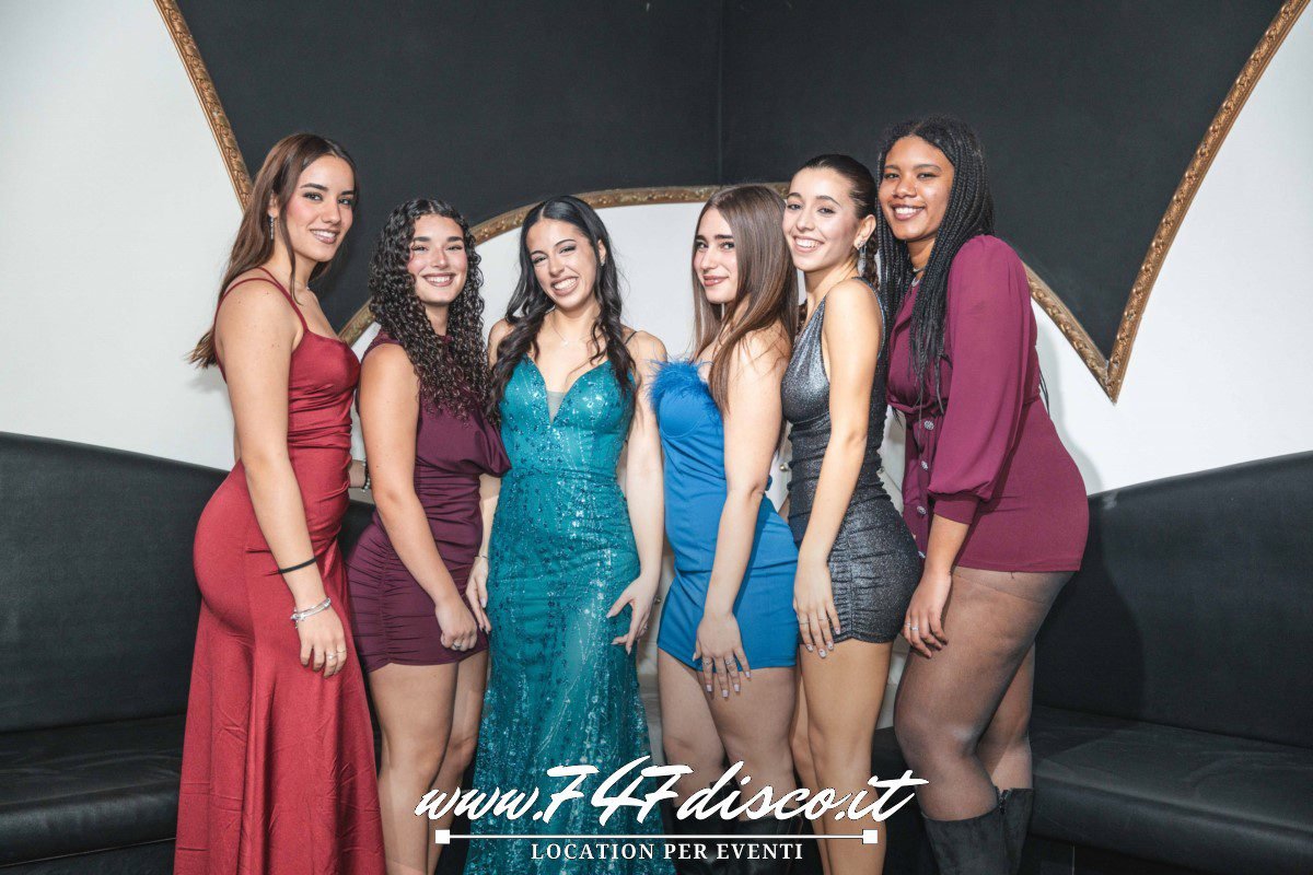 Festa 18 anni Roma Elisa in sala feste privata al 747 Disco Festa 18 anni Roma Elisa in sala feste privata al 747 Disco