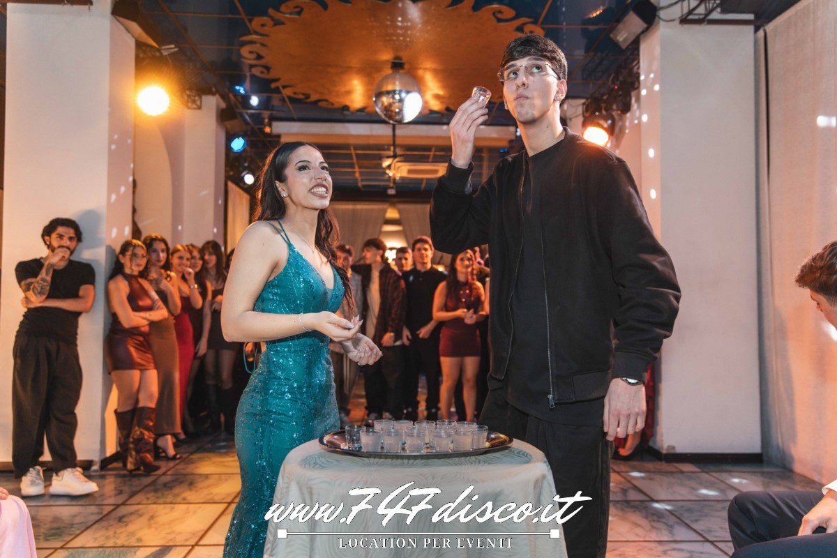 Festa 18 anni Roma Elisa in discoteca privata al 747 Disco Festa 18 anni Roma Elisa in discoteca privata al 747 Disco