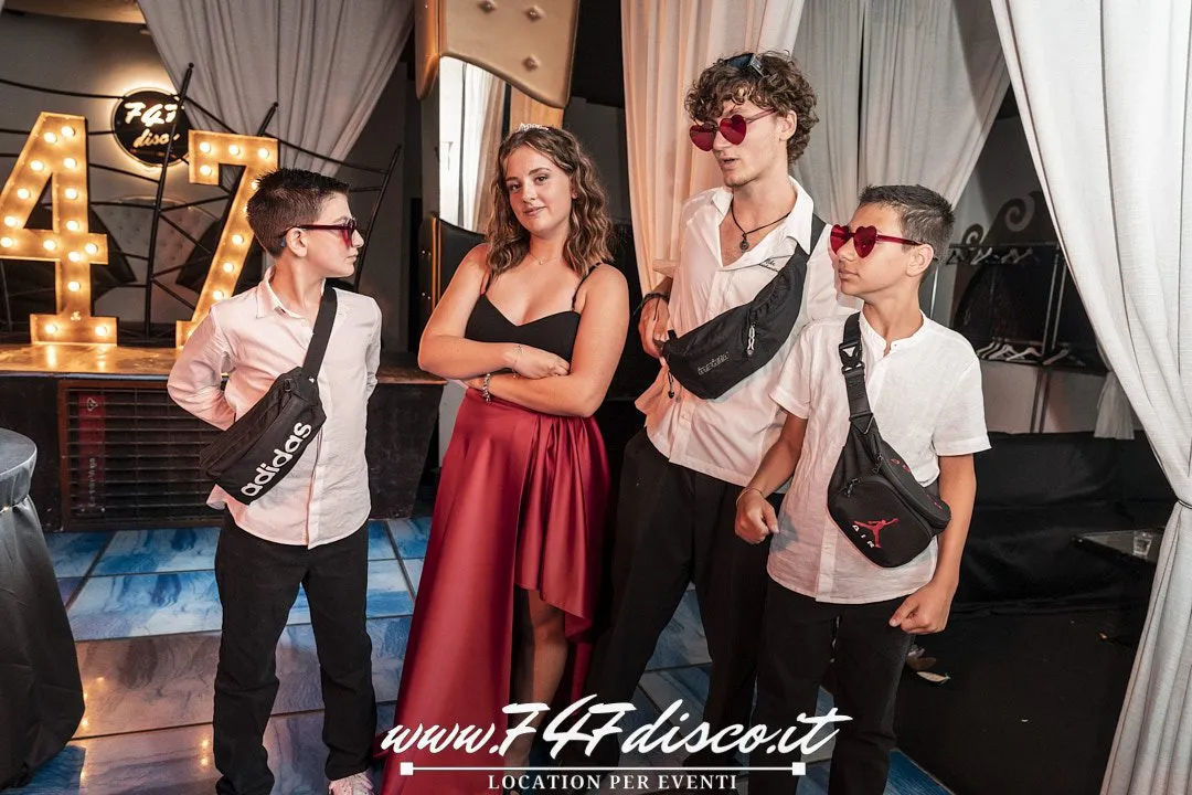 Sofia durante la sua festa di 18 anni al 747 Disco