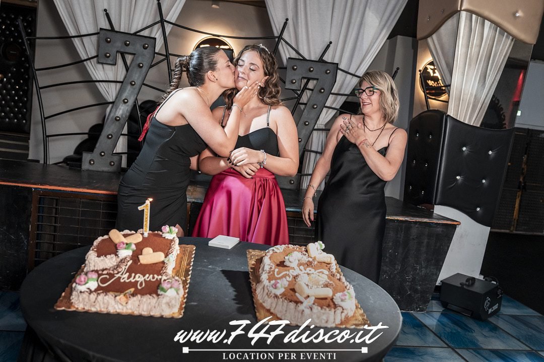 Momento emozionante del diciottesimo compleanno di Sofia