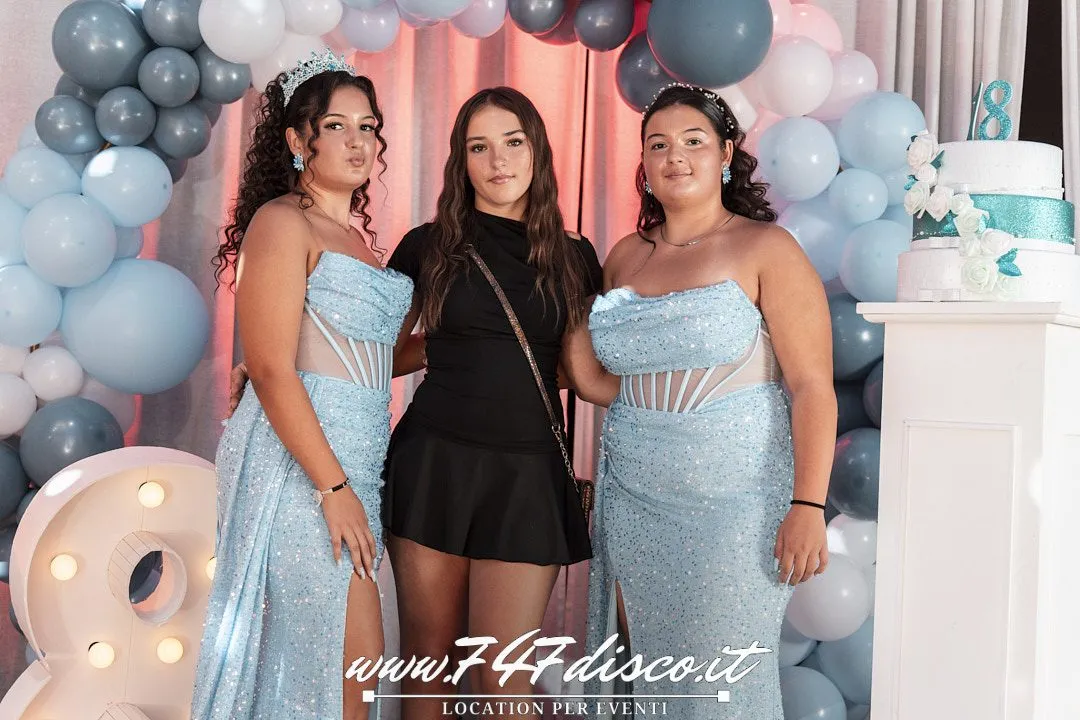 Festa 18 anni Anna e Lorena Roma al 747 Disco