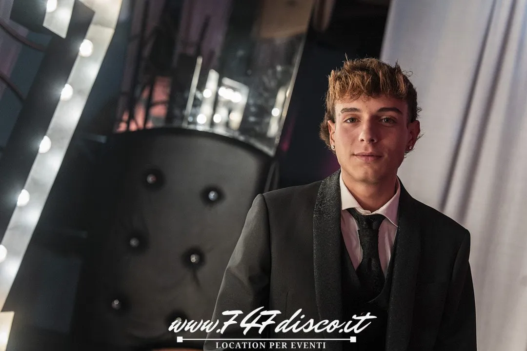 Christian durante la sua festa di 18 anni al 747 Disco, discoteca privata a Roma Sud