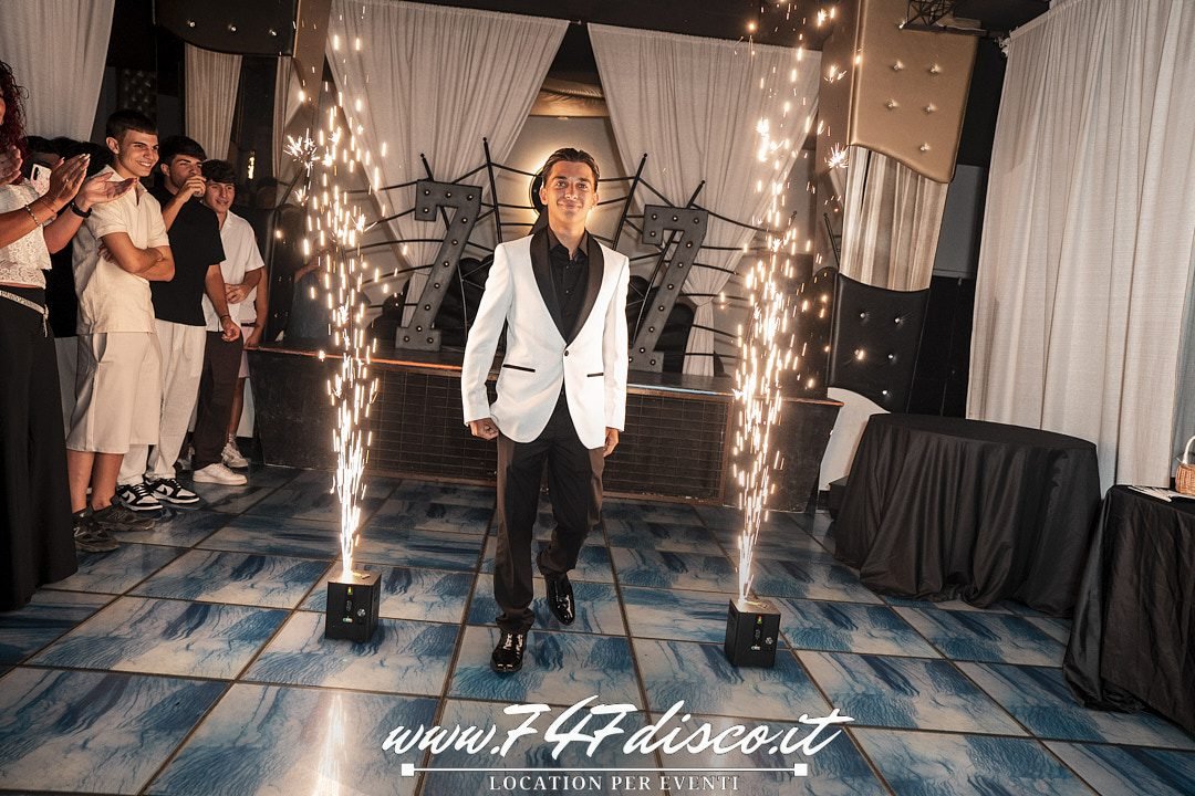 Cristian durante la sua festa 18 anni a Roma