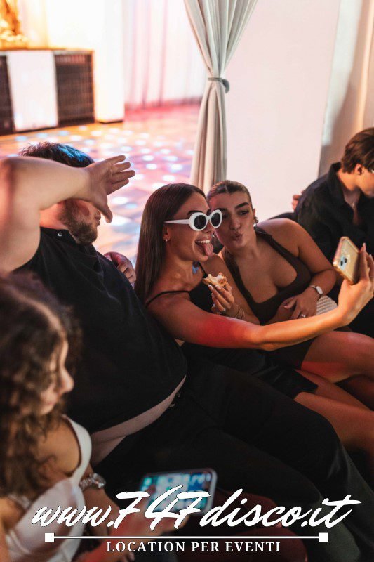 Musica e divertimento alla festa 18 anni Emanuele Roma