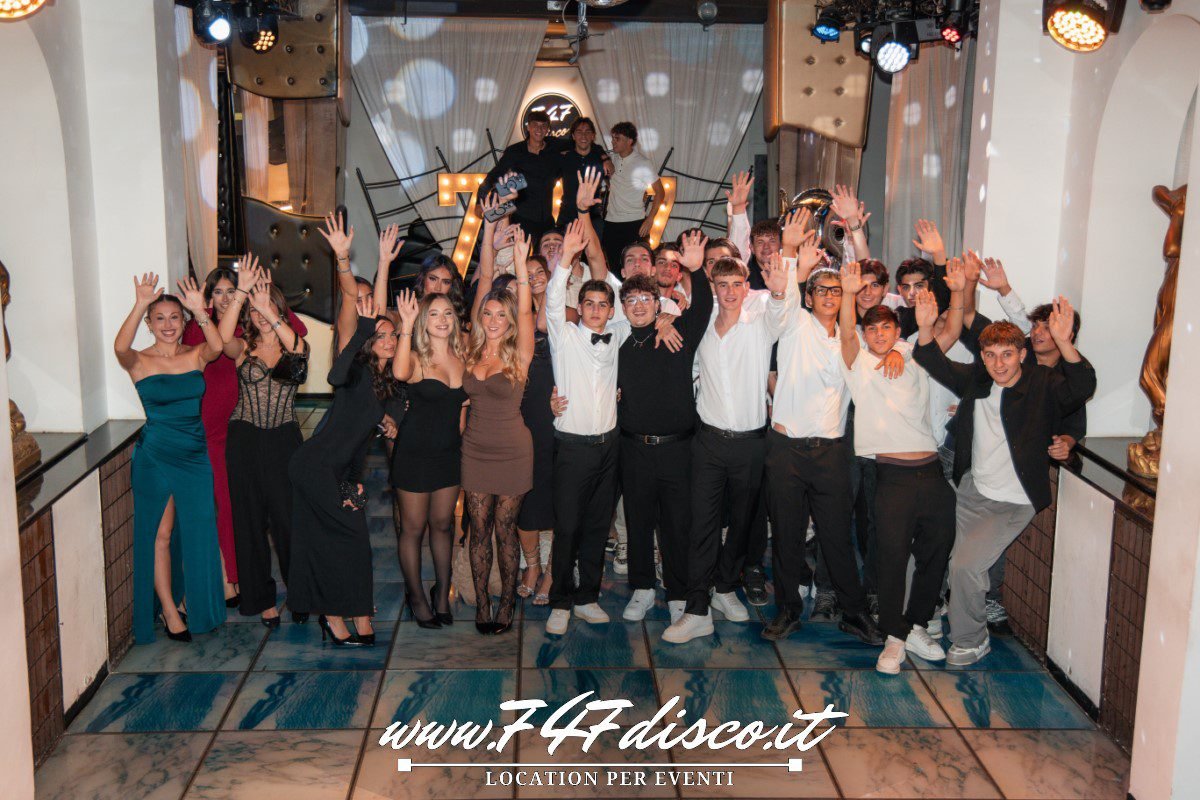 Festa 18 anni Matteo Roma, fotografie e ricordi del diciottesimo al 747 Disco