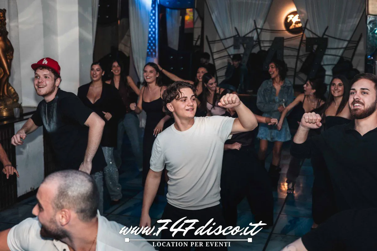 Festa 18 anni Alessio Roma, fotografie e ricordi del diciottesimo al 747 Disco